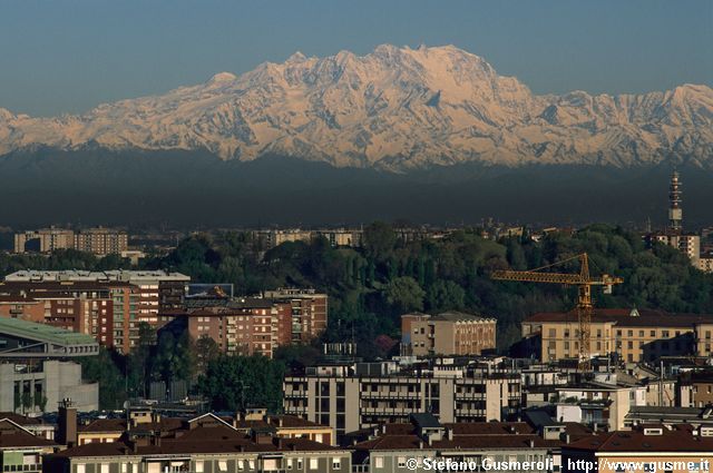  Palazzi via Cimabue, Monte Stella e monte Rosa - click to next image