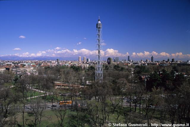  Parco Sempione e torre Branca - click to next image