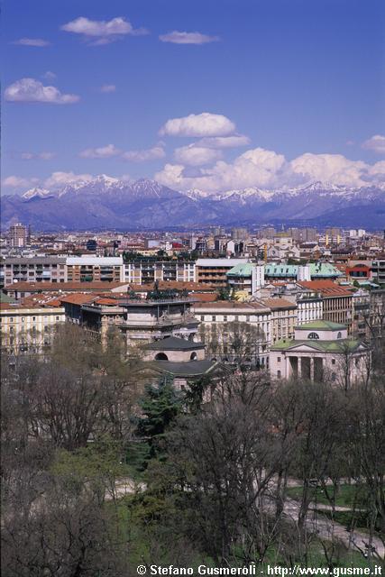  Parco Sempione, Arco della Pace e Grigne - click to next image