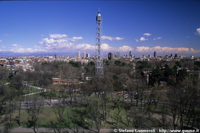  Parco Sempione e torre Branca - click to next image