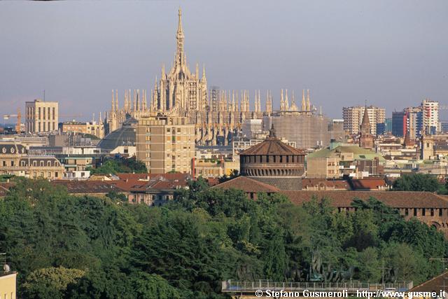  Arco della Pace, Parco Sempione, Castello e Duomo - click to next image