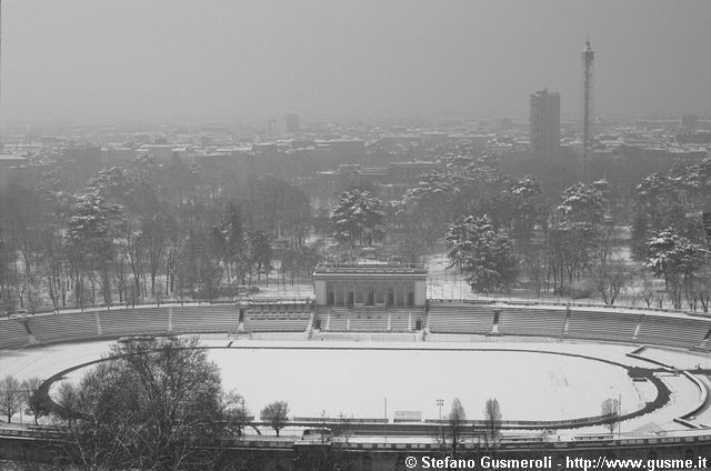  Arena e Parco Sempione innevati - click to next image