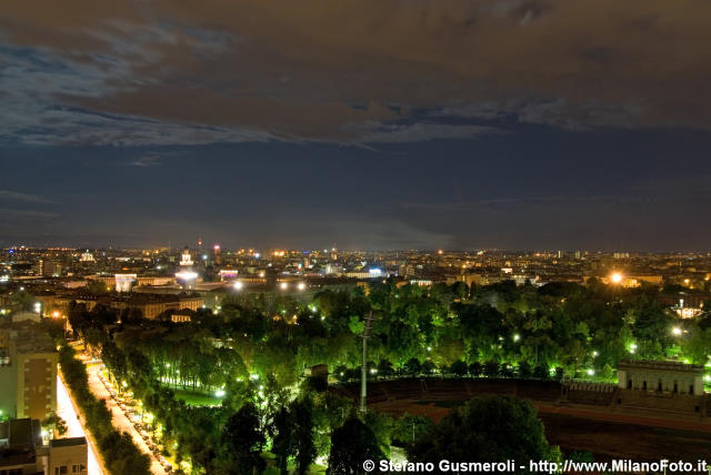  Panorama notturno sul Parco - click to next image