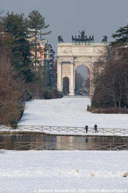  Parco Sempione innevato - click to next image