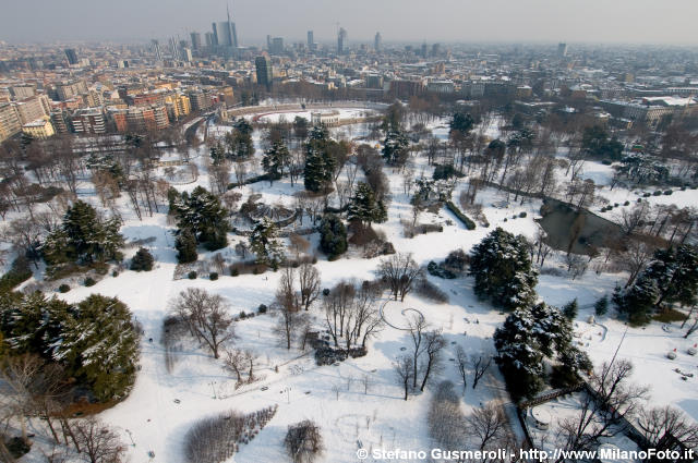  Parco Sempione innevato - click to next image