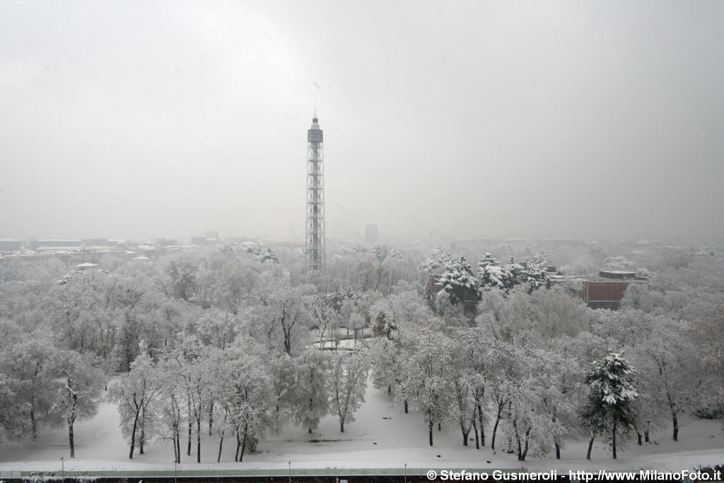  Parco Sempione sotto alla nevicata - click to next image