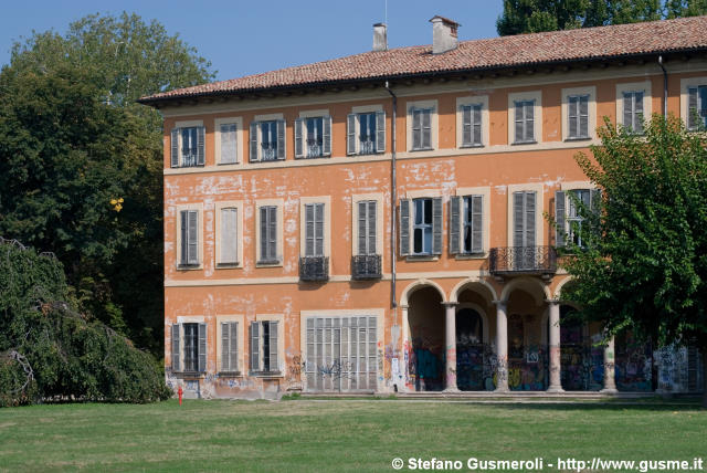  Villa Litta, viale Affori 21 - click to next image