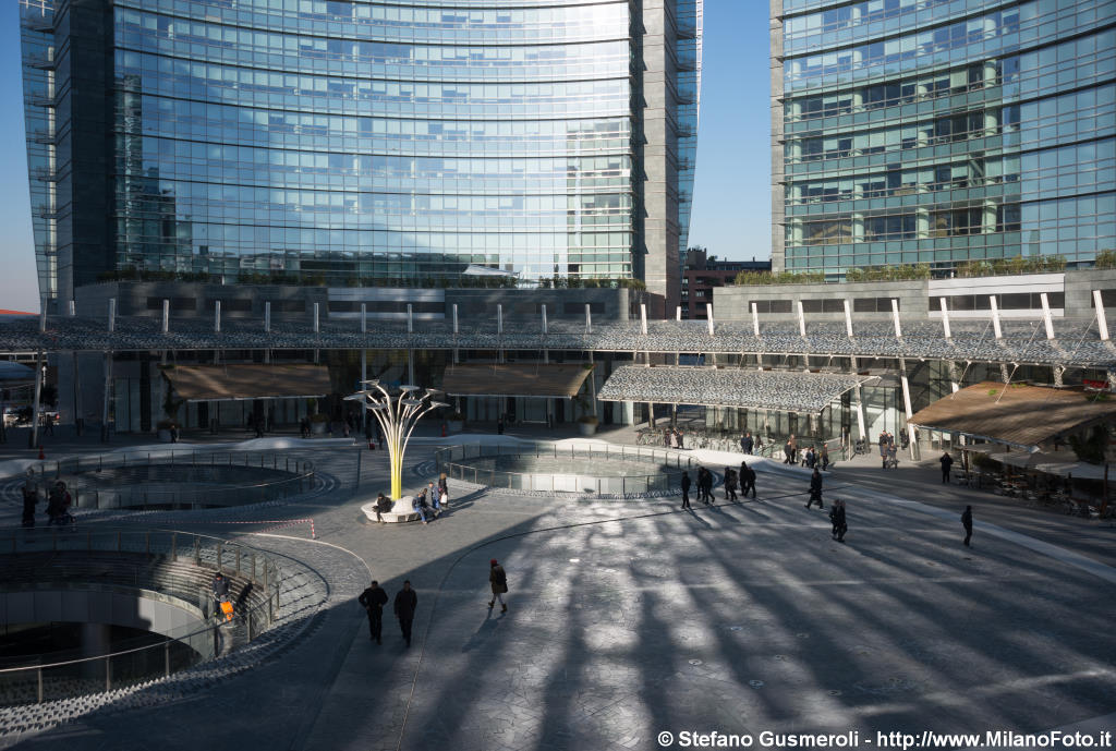  Piazza Gae Aulenti - click to next image