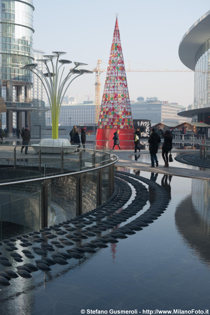  Piazza Gae Aulenti - click to next image