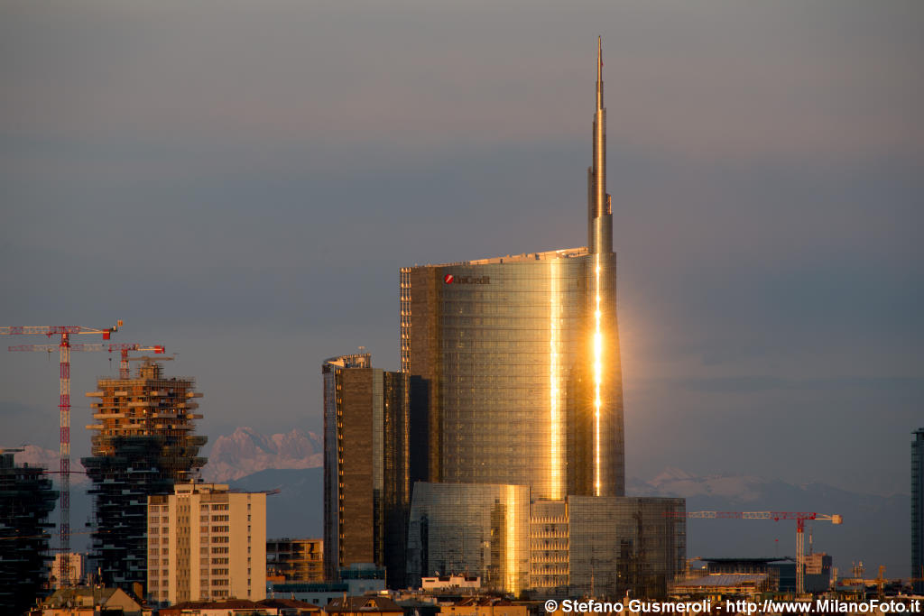  Torre Pelli - click to next image