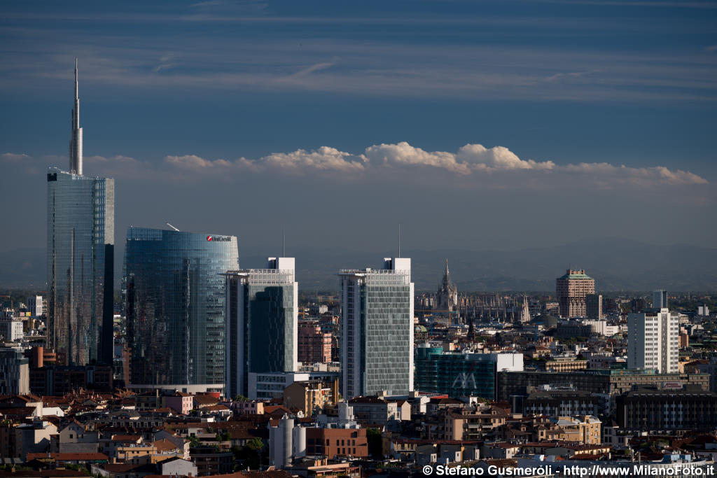  Torre Pelli e torri Beni Stabili - click to next image