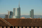 20131106_152235 Torri Pelli e AltraSede sopra i coppi del Castello