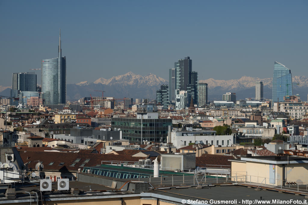  Porta Nuova e Grigne - click to next image