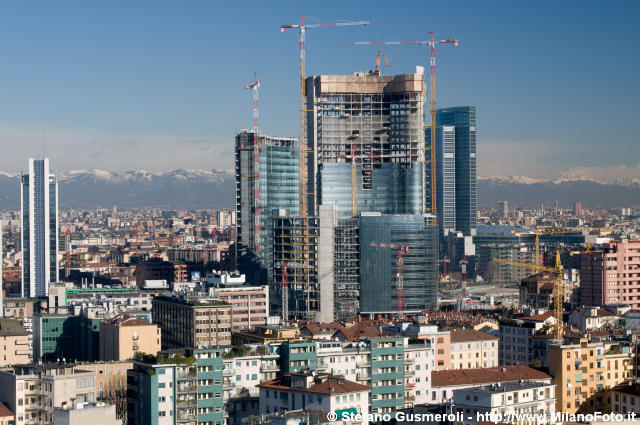  Torre Pelli - click to next image