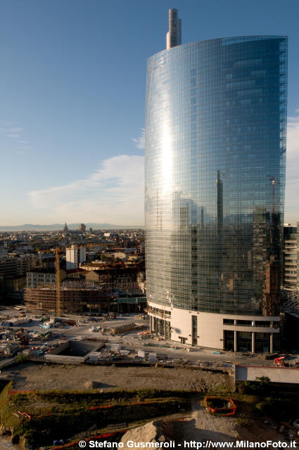  Torre Pelli - click to next image