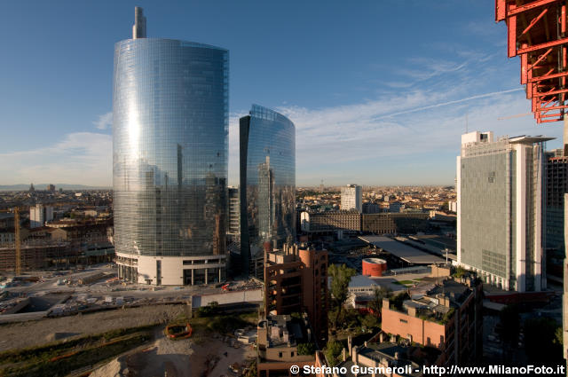  Torre Pelli - click to next image