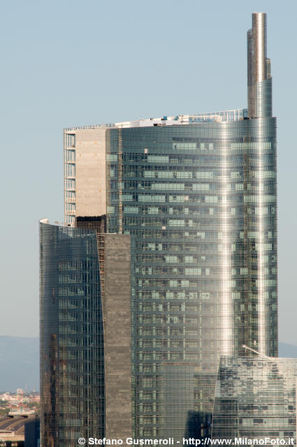  Torre Pelli - click to next image