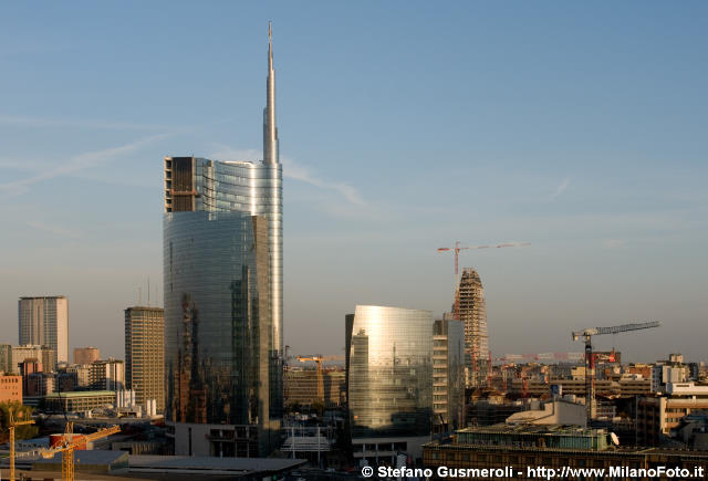  Torre Pelli - click to next image