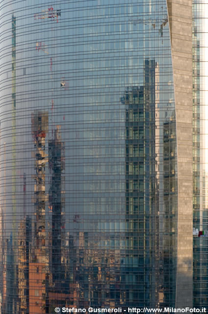  Torre Pelli - click to next image