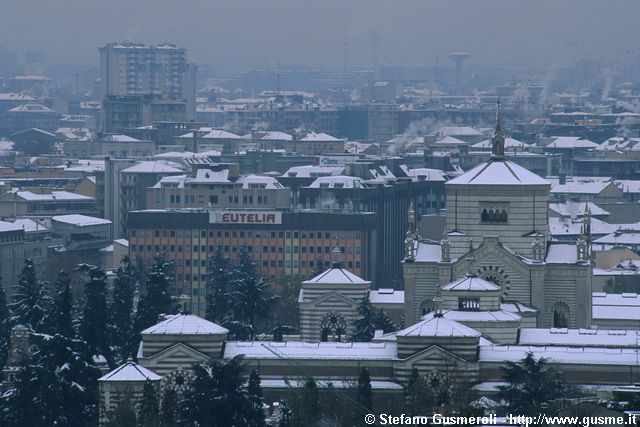  Via Bassi 2 e Famedio Cimitero Monumentale - click to next image