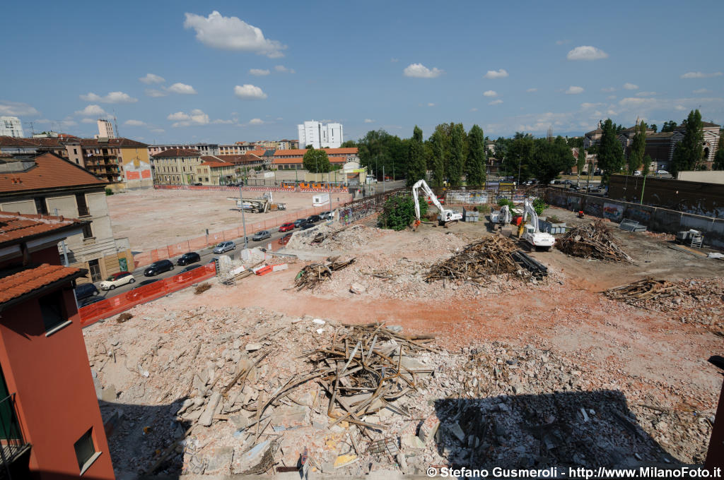  Panorama sull'area demolita - click to next image