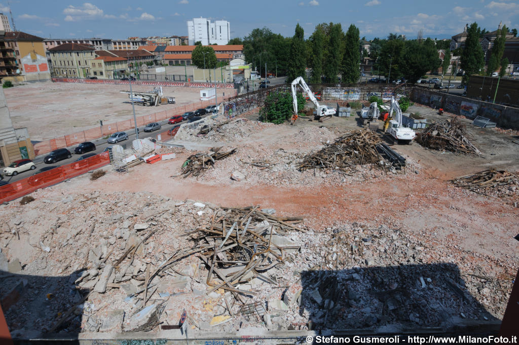  Panorama sull'area demolita - click to next image