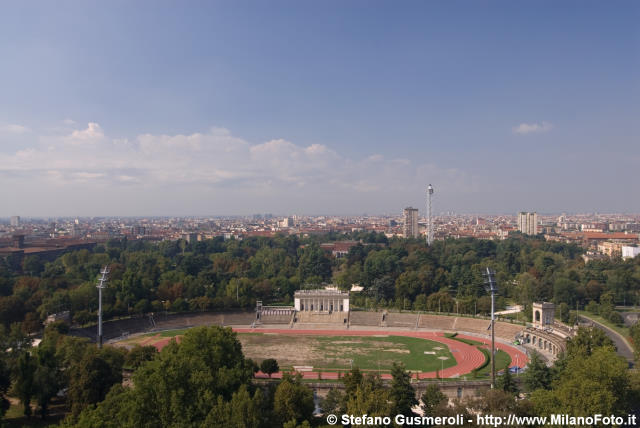  Arena spelacchiata dopo i concerti estivi - click to next image