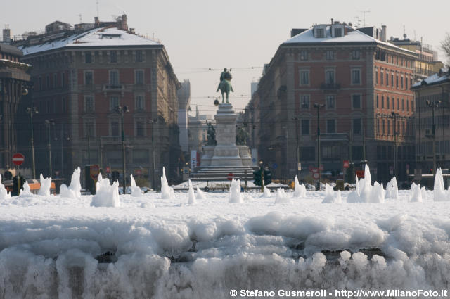  Fontana ghiacciata - click to next image