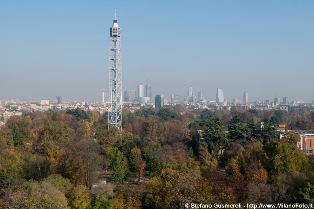  Torre Branca e Parco Sempione - click to next image