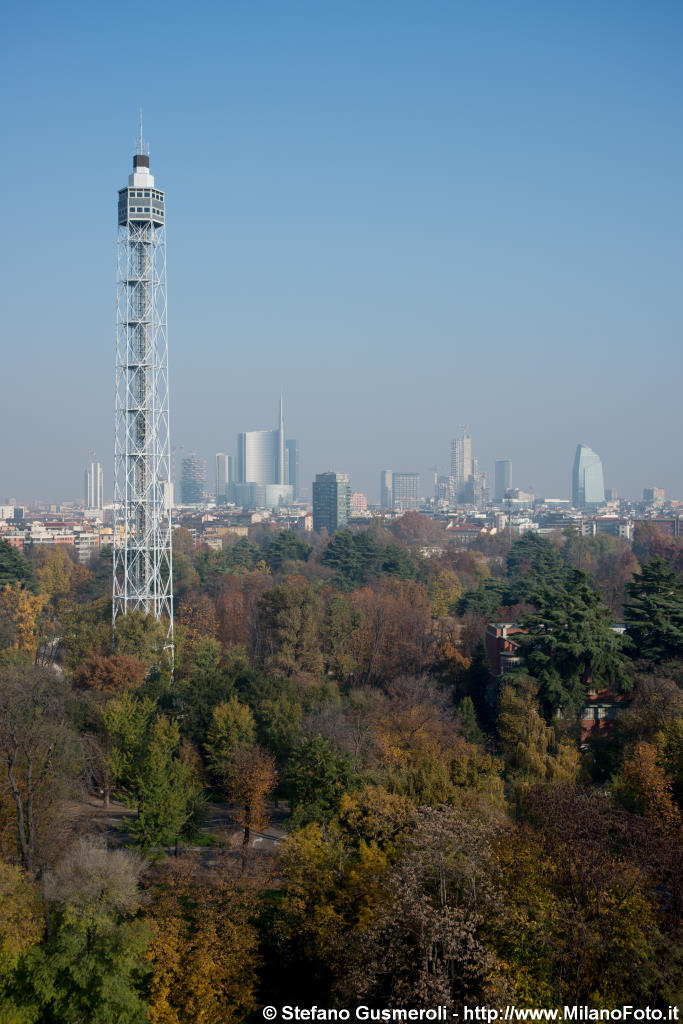  Torre Branca e Parco Sempione - click to next image