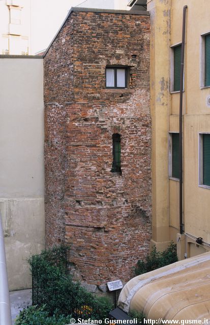  Torre del Carrobbio (esterno) - click to next image