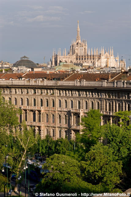  Piazza Castello e Duomo - click to next image