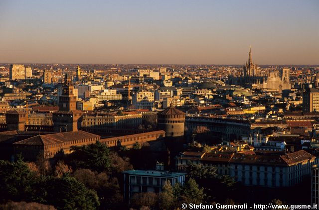  Castello e Duomo - click to next image