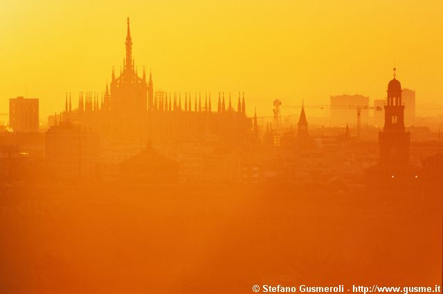  Controluce Duomo e Castello - click to next image