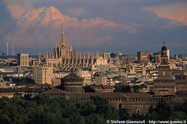  Ciminiere Tavazzano, Duomo e Castello - click to next image