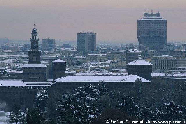  Parco, Castello e torre Velasca - click to next image