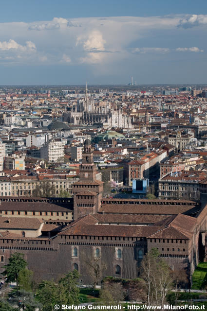  Castello e Duomo - click to next image