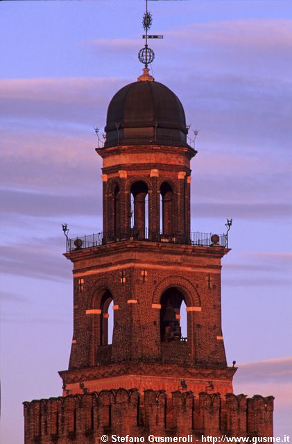  Torre del Filarete al tramonto - click to next image