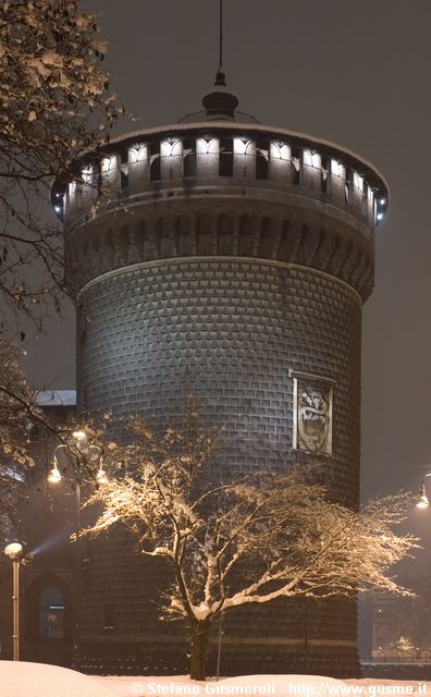  Torrione di S.Spirito sotto la nevicata - click to next image