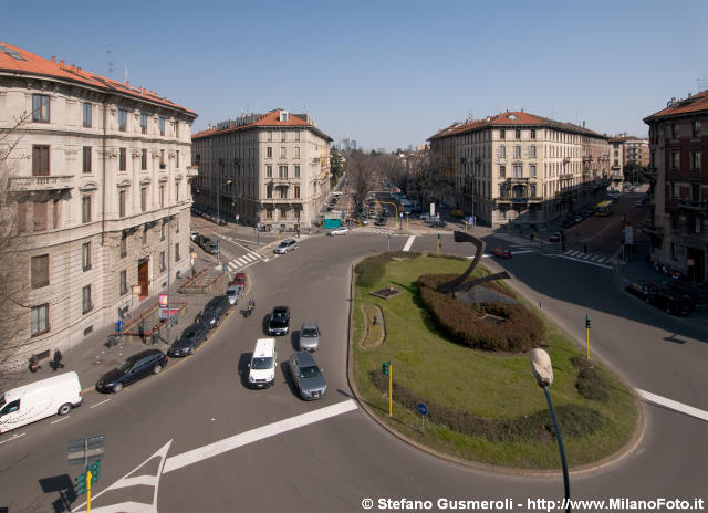  Piazza Conciliazione - click to next image