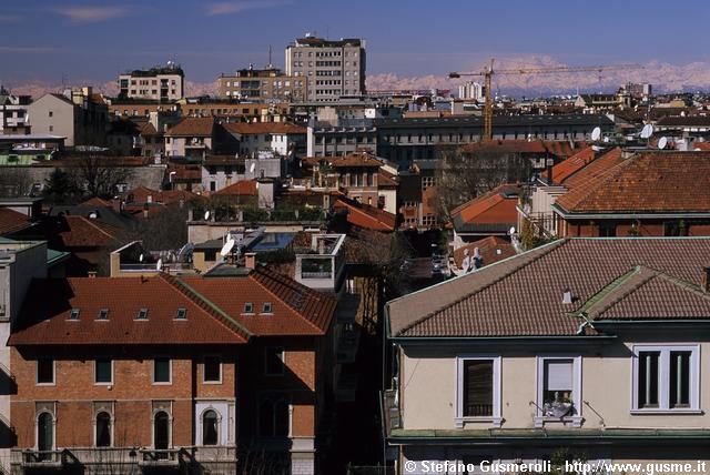  Via De Togni 18 e tetti di via De Grassi - click to next image