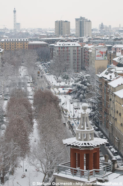  Torretta su Domenichino 1 e viale Ezio - click to next image