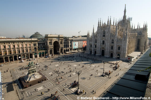  Piazza del Duomo - click to next image