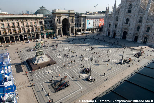  Piazza Duomo - click to next image