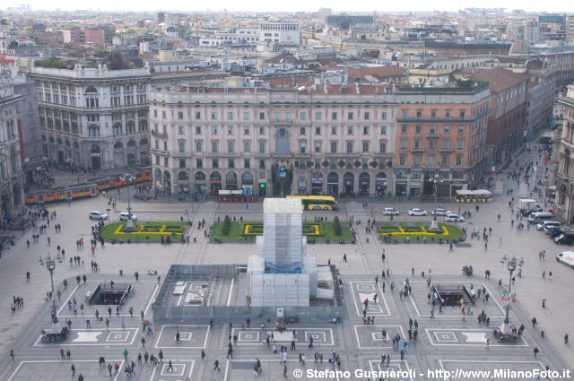  Piazza del Duomo - click to next image