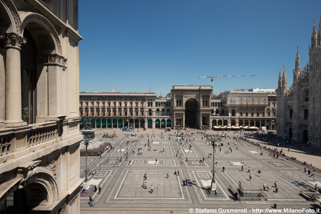  Piazza Duomo - click to next image