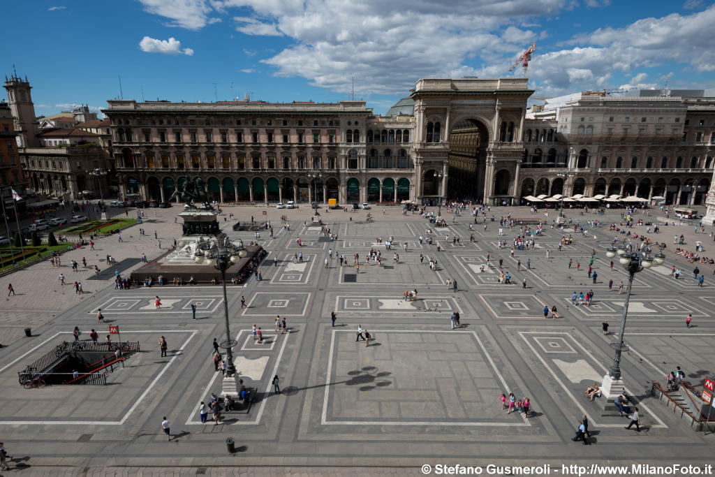  Piazza del Duomo - click to next image