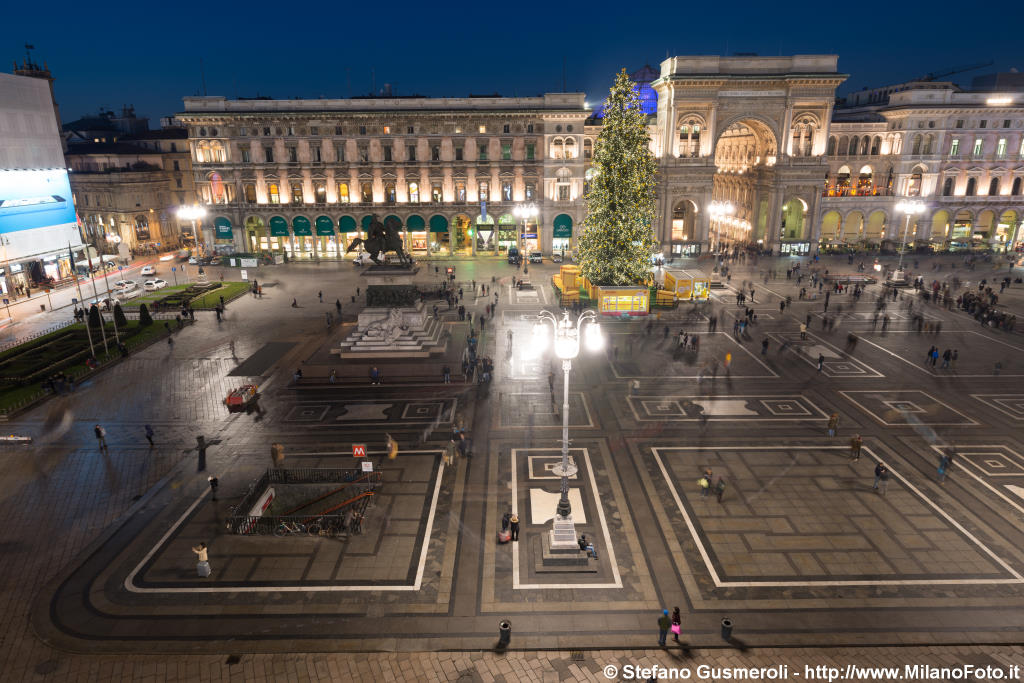  Piazza Duomo - click to next image