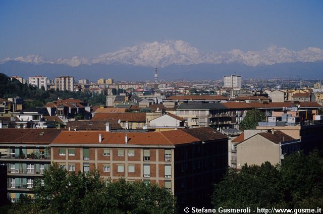  Palazzo via Filiberto 2 e monte Rosa - click to next image