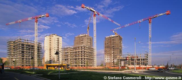  Palazzi erigendi in via Eritrea 2 (crop) - click to next image